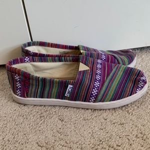 Kids Rainbow Striped Toms Size 4